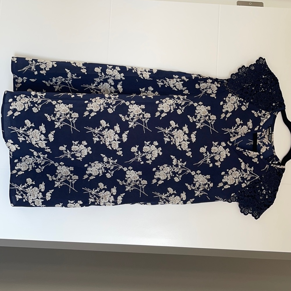 Notched Neck Guipure Lace Shoulder Floral Dress